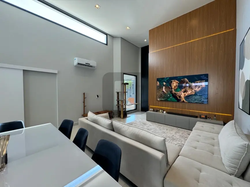 Casa de Condomínio com 3 quartos à venda, 211m2 em Swiss Park, Campinas - SP - imagem 4 Foto 4 de Casa de Condomínio com 3 quartos à venda, 211m2 em Swiss Park, Campinas - SP