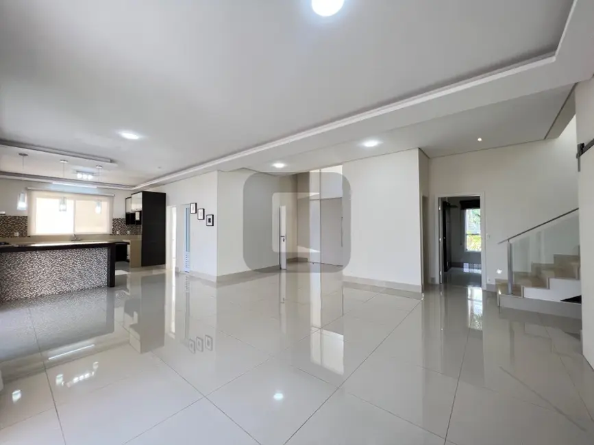 Foto 3 de Casa de Condomínio com 4 quartos para alugar, 425m2 em Swiss Park, Campinas - SP