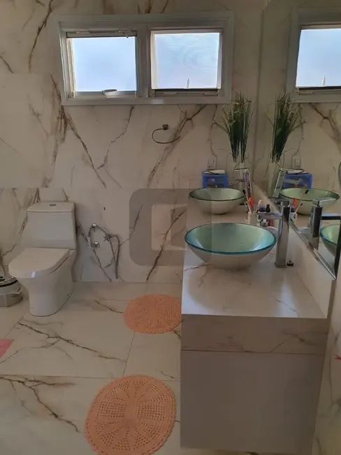 Casa de Condomínio com 3 quartos para alugar, 320m2 em Swiss Park, Campinas - SP - imagem 8 Foto 8 de Casa de Condomínio com 3 quartos para alugar, 320m2 em Swiss Park, Campinas - SP