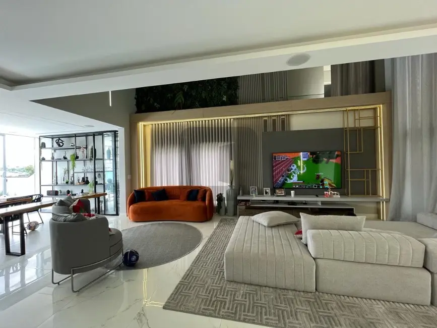 Foto 3 de Casa de Condomínio com 3 quartos para alugar, 270m2 em Swiss Park, Campinas - SP