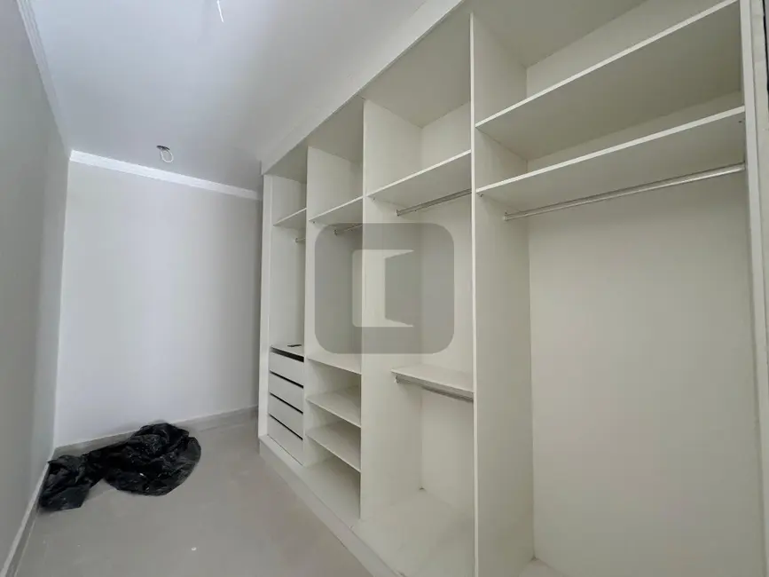 Foto 8 de Casa de Condomínio com 3 quartos à venda, 239m2 em Roncáglia, Valinhos - SP