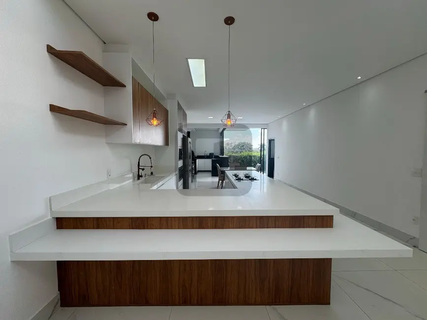 Foto 9 de Casa de Condomínio com 3 quartos para alugar, 212m2 em Swiss Park, Campinas - SP