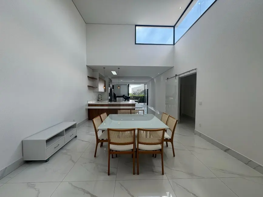 Foto 8 de Casa de Condomínio com 3 quartos para alugar, 212m2 em Swiss Park, Campinas - SP