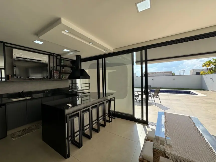 Casa de Condomínio com 3 quartos à venda, 223m2 em Swiss Park, Campinas - SP - imagem 5 Foto 5 de Casa de Condomínio com 3 quartos à venda, 223m2 em Swiss Park, Campinas - SP