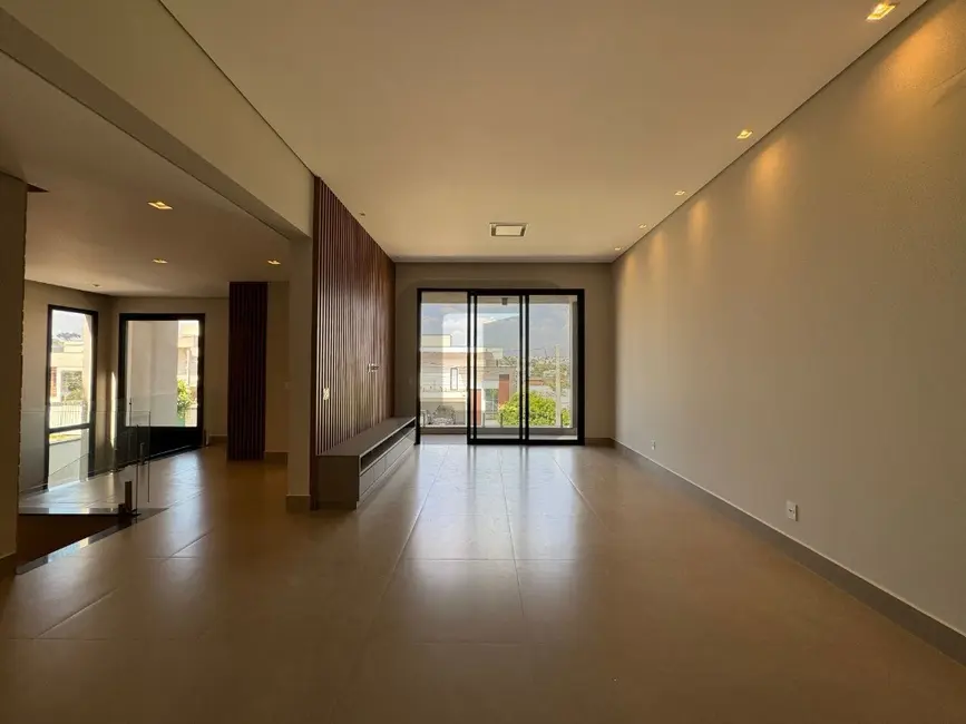 Foto 3 de Casa de Condomínio com 3 quartos à venda, 242m2 em Swiss Park, Campinas - SP