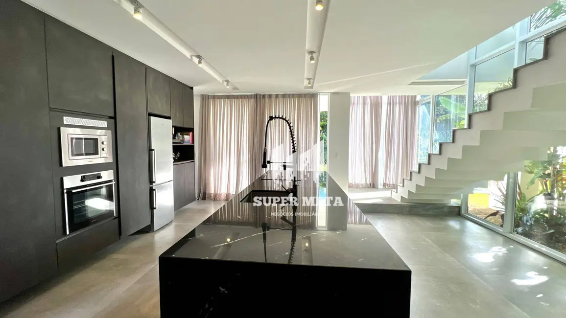 Foto 8 de Casa de Condomínio com 5 quartos à venda, 550m2 em Camacari - BA