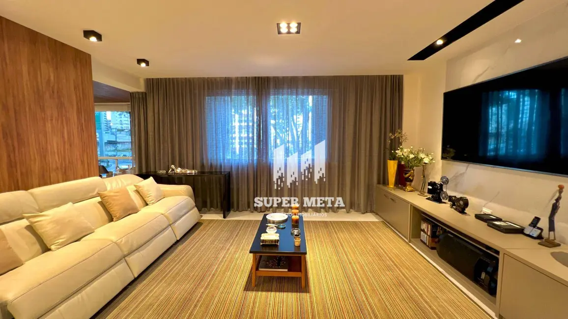 Apartamento com 4 quartos à venda, 330m2 em Vitória, Salvador - BA - imagem 5 Foto 5 de Apartamento com 4 quartos à venda, 330m2 em Vitória, Salvador - BA
