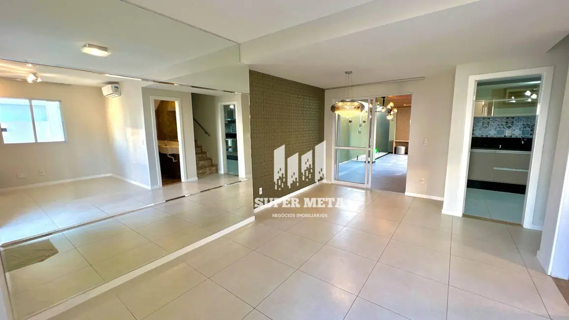 Foto 2 de Casa de Condomínio com 3 quartos à venda, 155m2 em Camacari - BA