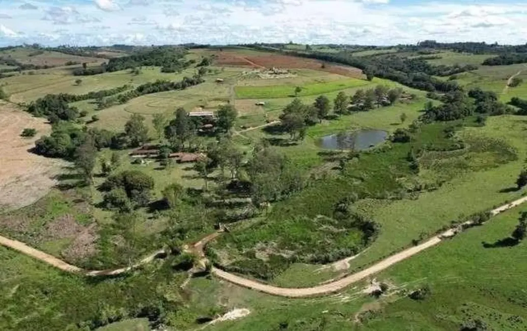Fazenda / Haras à venda, 300m2 em Itapetininga - SP - imagem 4 Foto 4 de Fazenda / Haras à venda, 300m2 em Itapetininga - SP