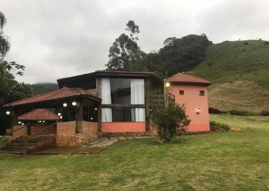 Foto 3 de Fazenda / Haras à venda, 111m2 em Centro, Santos Dumont - MG