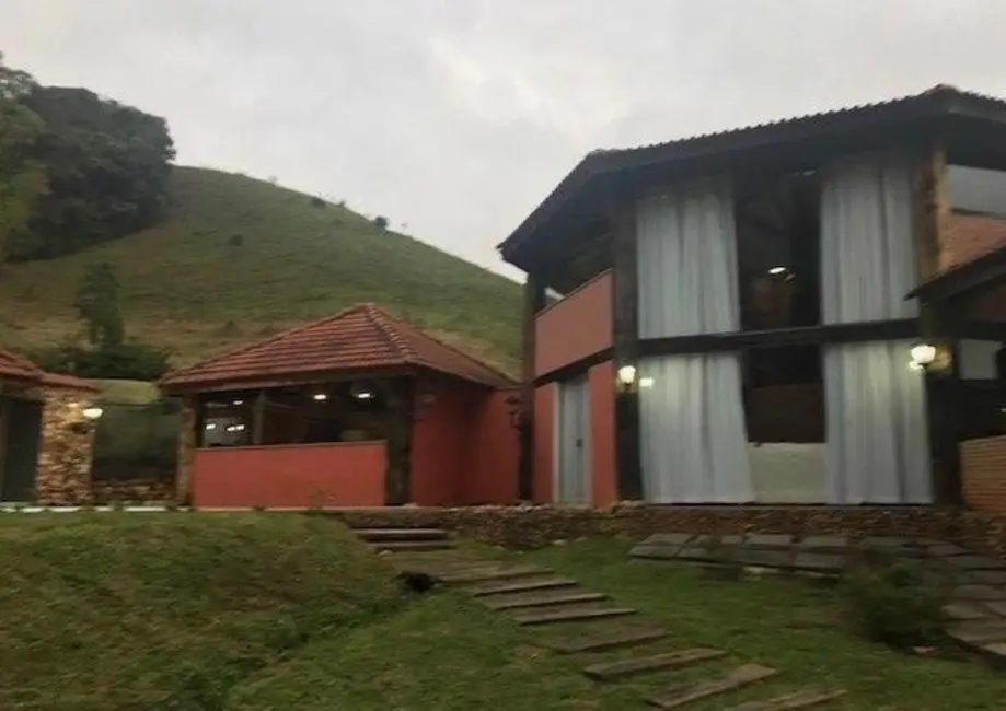 Foto 2 de Fazenda / Haras à venda, 111m2 em Centro, Santos Dumont - MG