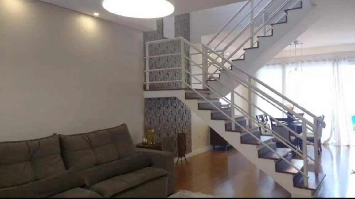 Foto 8 de Sobrado com 4 quartos à venda, 221m2 em Tremembe - SP