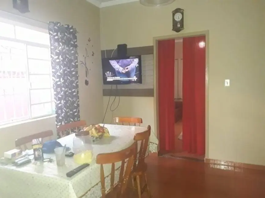 Foto 3 de Casa com 3 quartos à venda, 230m2 em Chácara do Visconde, Taubate - SP