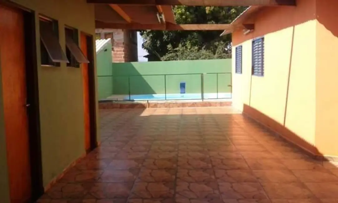 Foto 2 de Casa com 3 quartos à venda, 250m2 em Conjunto Residencial Araretama, Pindamonhangaba - SP