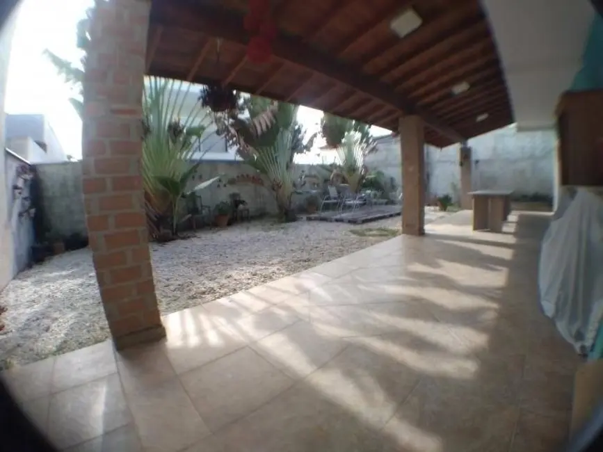 Foto 1 de Casa com 3 quartos à venda, 325m2 em Tremembe - SP