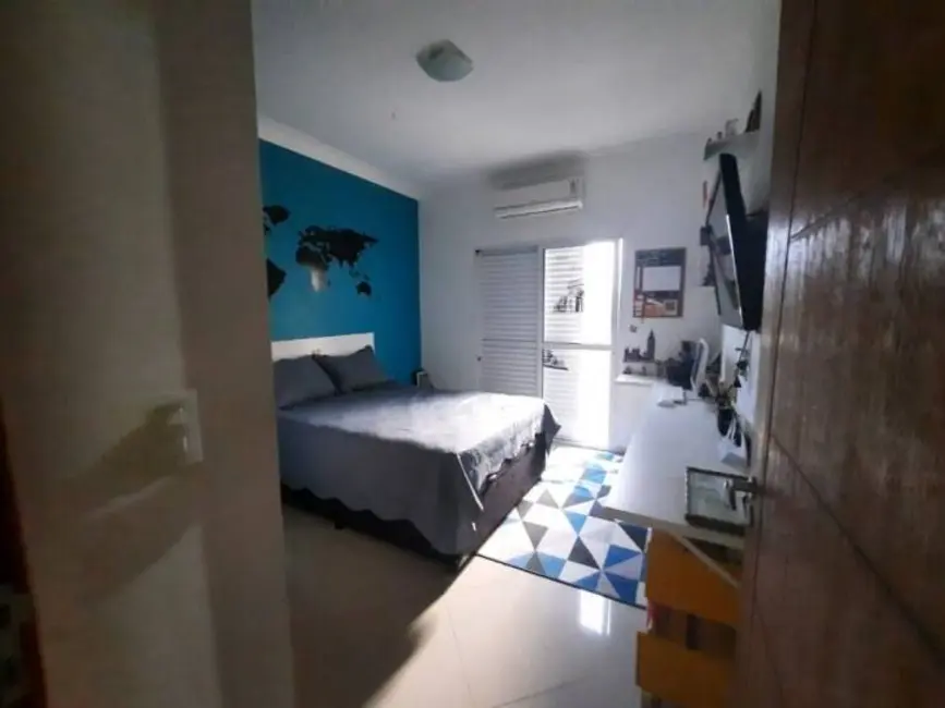 Foto 8 de Sobrado com 3 quartos à venda, 212m2 em Tremembe - SP