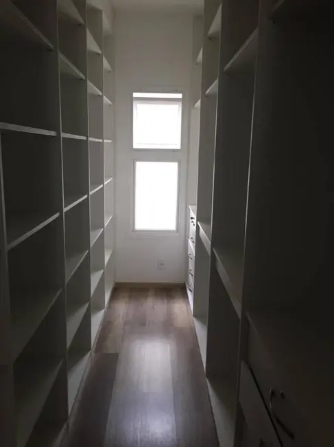 Foto 6 de Casa com 4 quartos à venda, 350m2 em Vila Costa, Taubate - SP