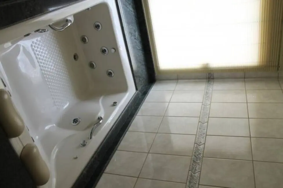 Foto 6 de Casa com 3 quartos à venda, 268m2 em Esplanada Independência, Taubate - SP