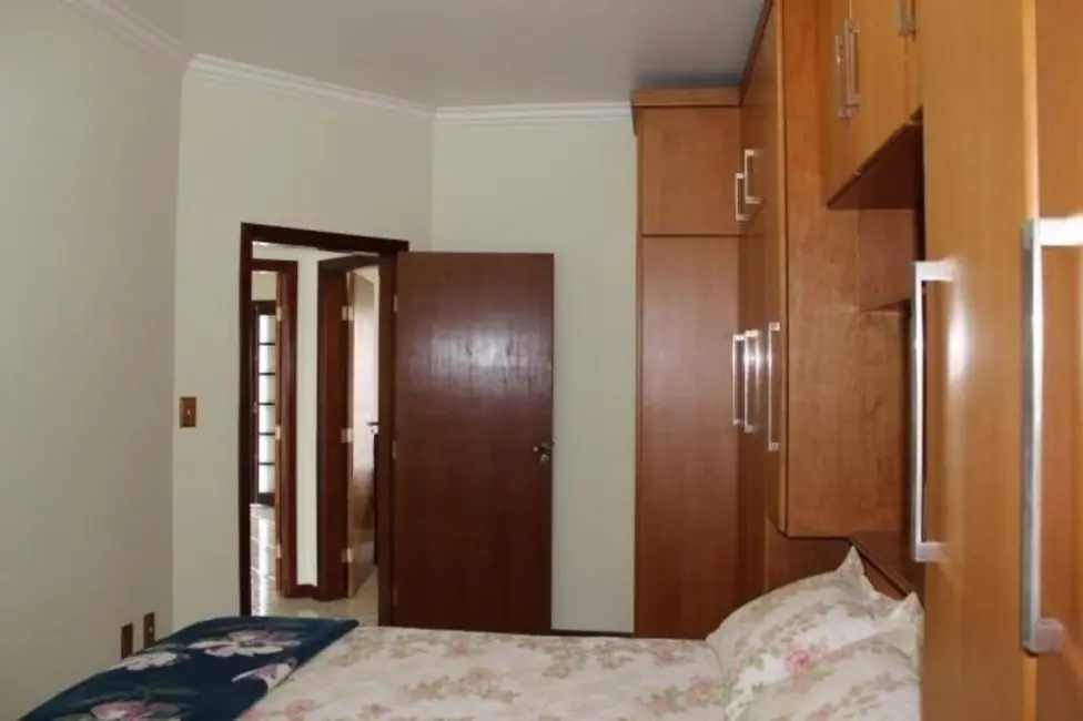 Foto 7 de Casa com 3 quartos à venda, 268m2 em Esplanada Independência, Taubate - SP