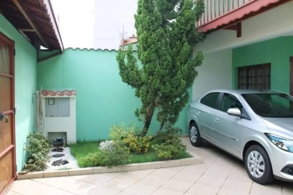 Foto 2 de Casa com 3 quartos à venda, 268m2 em Esplanada Independência, Taubate - SP