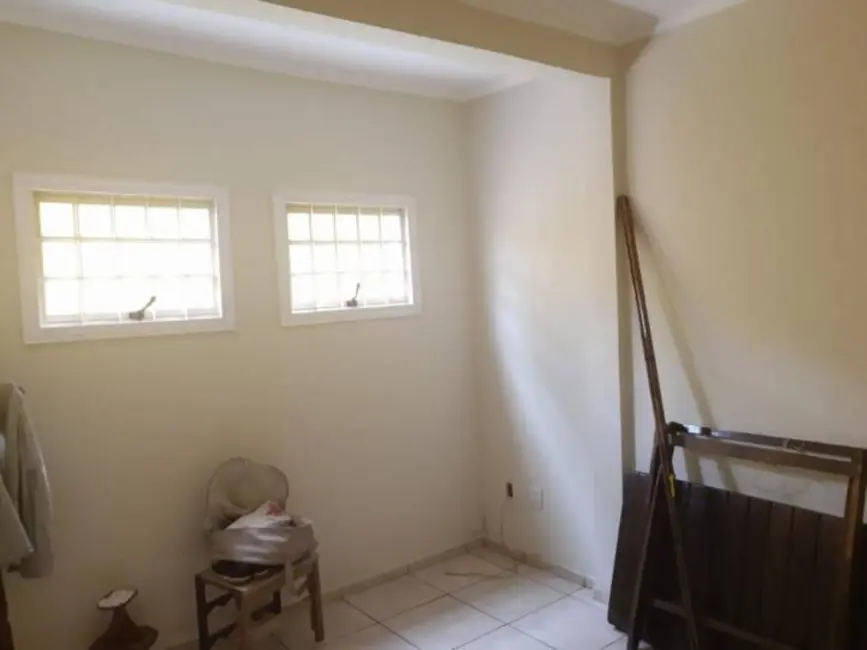 Casa com 3 quartos à venda, 360m2 em Estiva, Taubate - SP - imagem 8 Foto 8 de Casa com 3 quartos à venda, 360m2 em Estiva, Taubate - SP