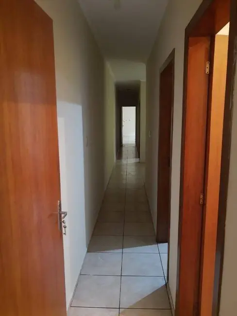 Casa com 3 quartos à venda, 360m2 em Estiva, Taubate - SP - imagem 4 Foto 4 de Casa com 3 quartos à venda, 360m2 em Estiva, Taubate - SP