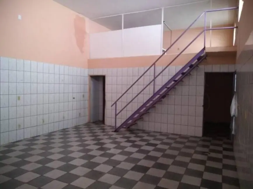 Foto 3 de Sala Comercial à venda, 200m2 em Chácara do Visconde, Taubate - SP