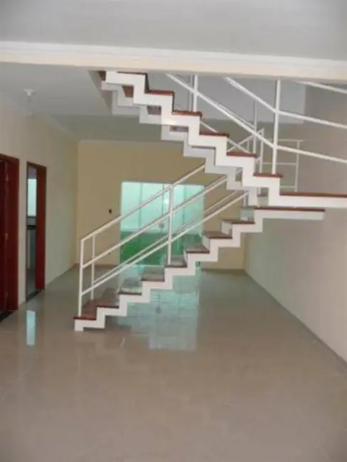 Foto 4 de Sobrado com 3 quartos à venda, 220m2 em Jardim Hípica Pinheiro, Taubate - SP