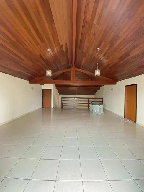 Foto 1 de Casa com 3 quartos para alugar, 300m2 em Lavadouro de Areia, Taubate - SP