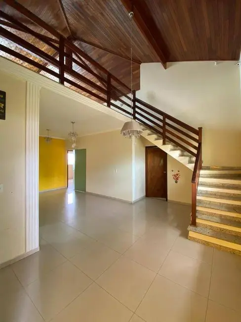 Foto 2 de Casa com 3 quartos para alugar, 300m2 em Lavadouro de Areia, Taubate - SP