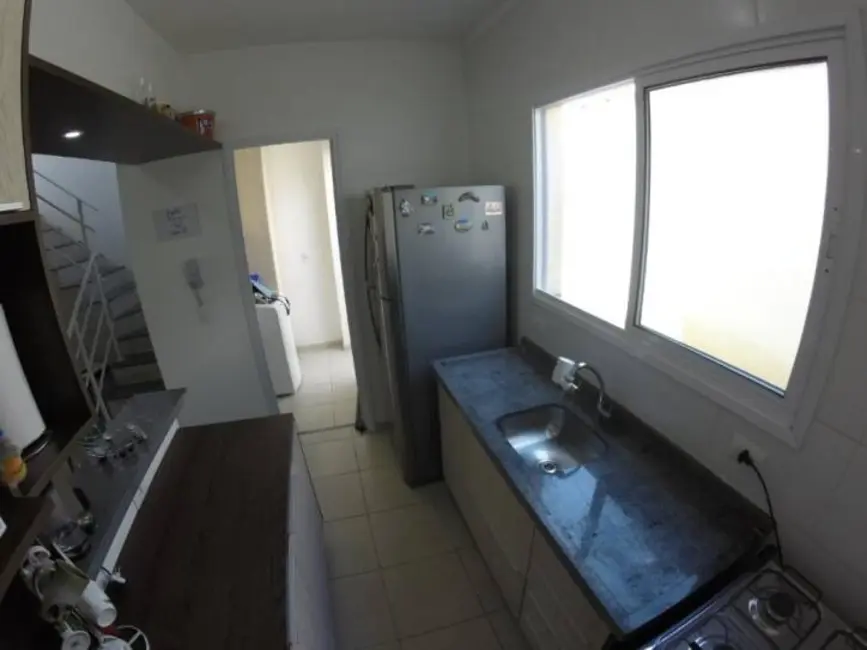 Foto 9 de Sobrado com 2 quartos à venda, 69m2 em Vila Areao, Taubate - SP