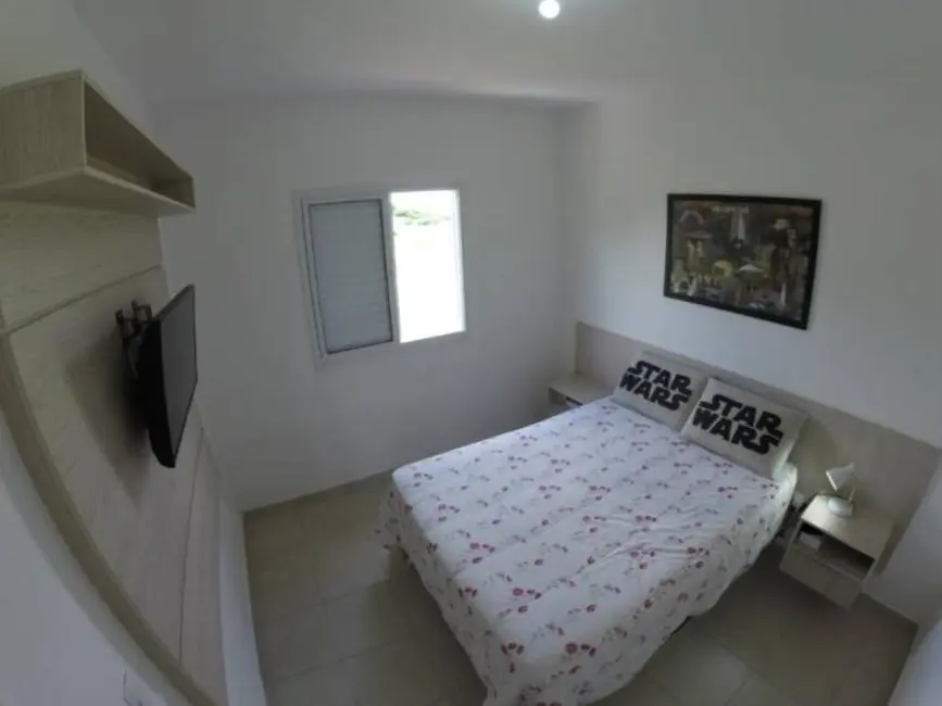 Foto 2 de Sobrado com 2 quartos à venda, 69m2 em Vila Areao, Taubate - SP