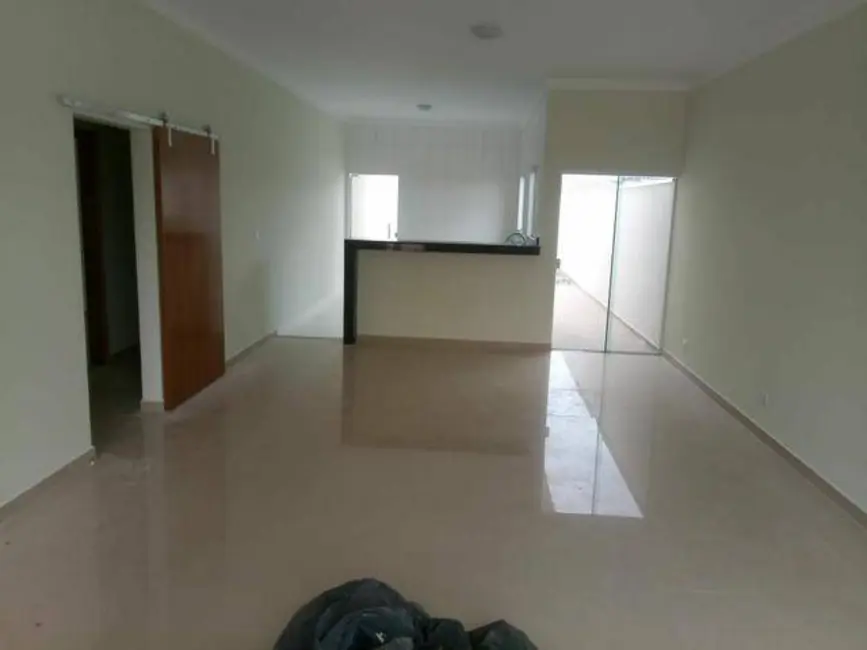 Foto 2 de Casa com 3 quartos à venda, 150m2 em Tremembe - SP