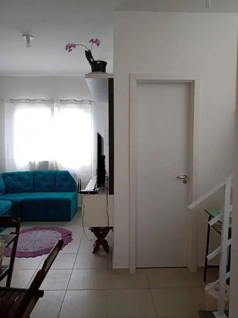 Foto 5 de Sobrado com 2 quartos à venda, 69m2 em Vila Areao, Taubate - SP