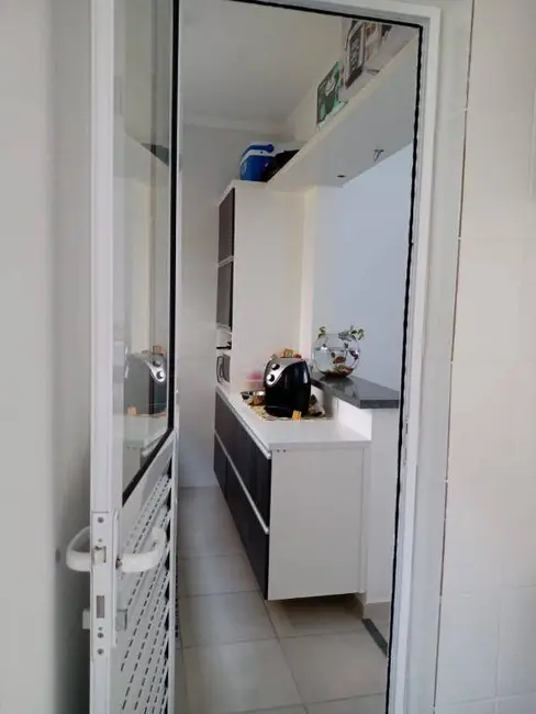 Foto 9 de Sobrado com 2 quartos à venda, 69m2 em Vila Areao, Taubate - SP