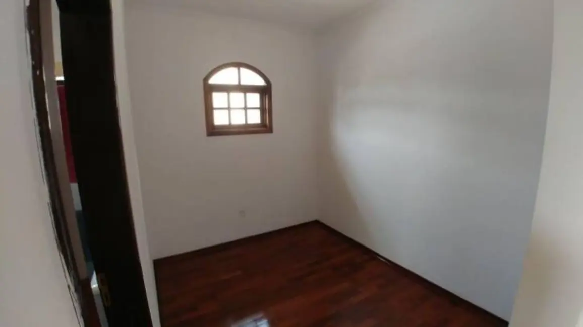Foto 4 de Sobrado com 5 quartos à venda, 300m2 em Vila Costa, Taubate - SP