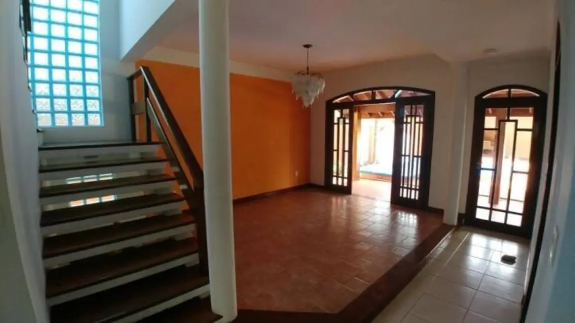 Foto 1 de Sobrado com 5 quartos à venda, 300m2 em Vila Costa, Taubate - SP