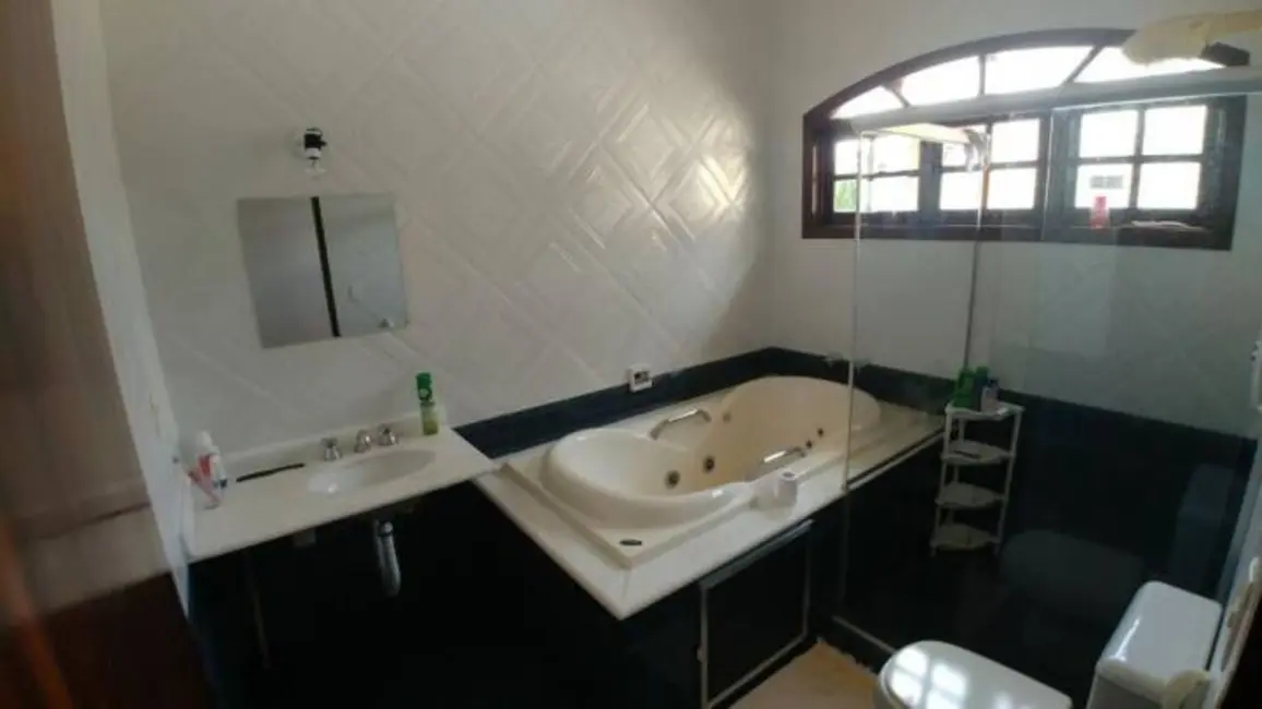 Foto 7 de Sobrado com 5 quartos à venda, 300m2 em Vila Costa, Taubate - SP