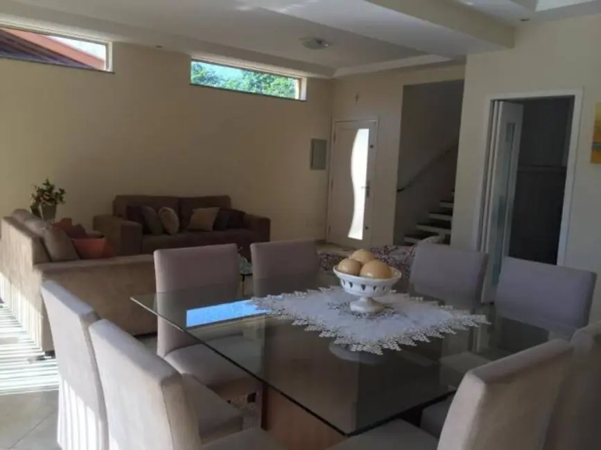 Foto 3 de Sobrado com 3 quartos à venda, 487m2 em Tremembe - SP