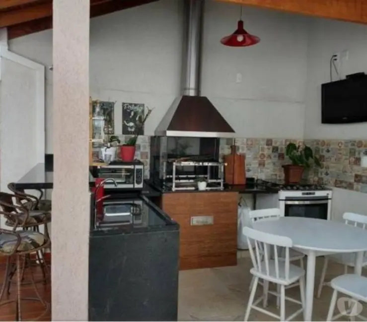 Foto 3 de Casa com 4 quartos à venda, 345m2 em Taubate - SP