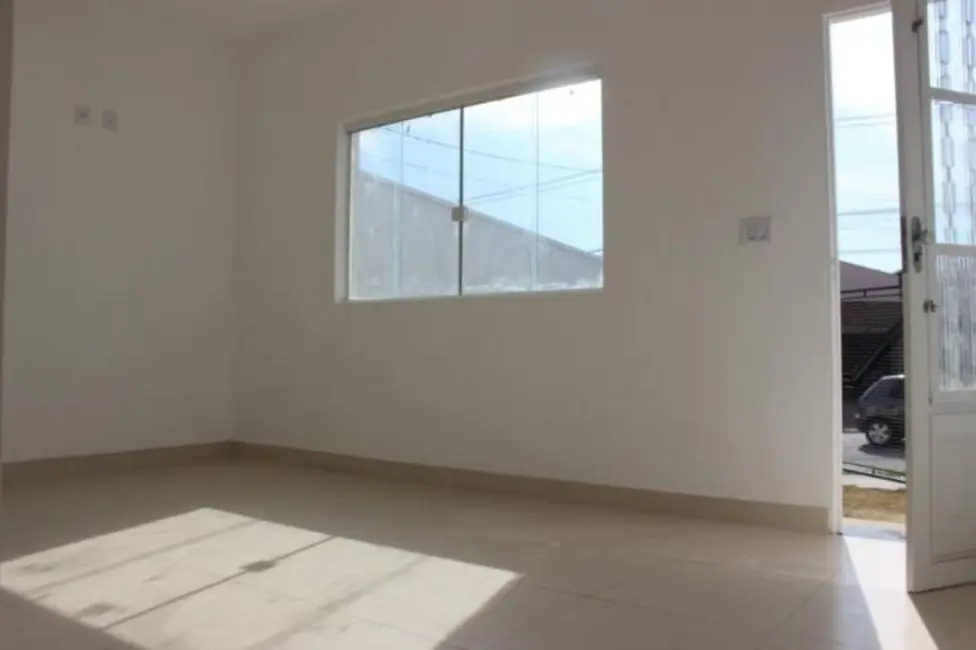 Foto 2 de Casa com 3 quartos à venda, 75m2 em Esplanada Independência, Taubate - SP