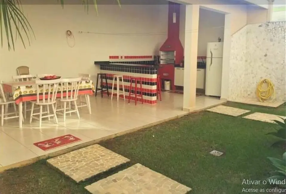 Foto 1 de Sobrado com 3 quartos à venda, 220m2 em Tremembe - SP