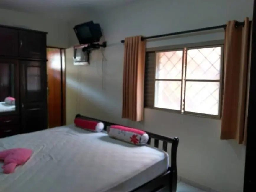 Foto 1 de Casa com 3 quartos à venda, 290m2 em Vila Nossa Senhora das Graças, Taubate - SP