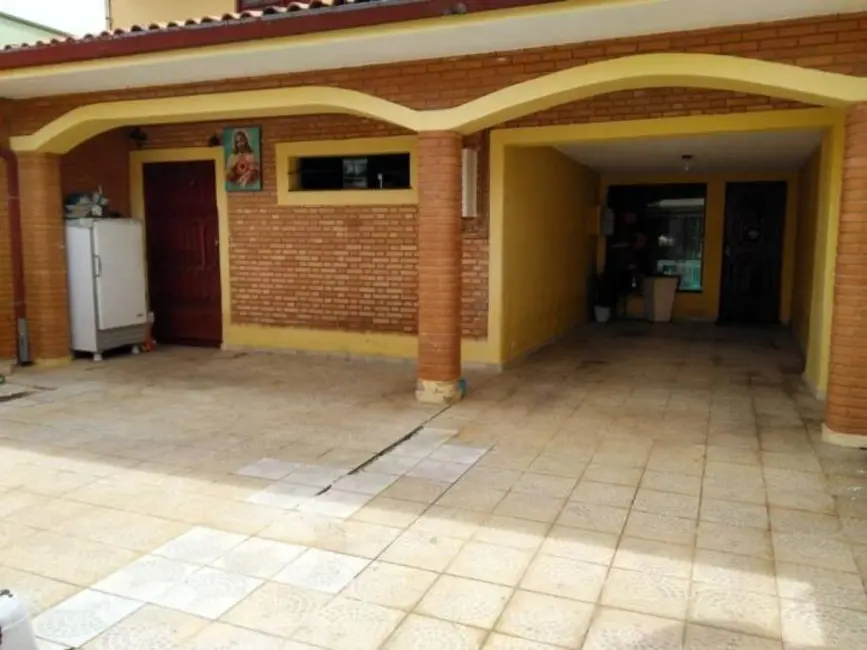 Foto 3 de Casa com 3 quartos à venda, 290m2 em Vila Nossa Senhora das Graças, Taubate - SP