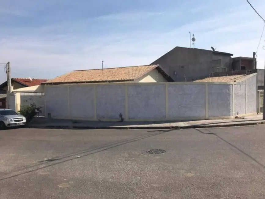 Foto 2 de Casa com 4 quartos à venda, 200m2 em Jardim Hípica Pinheiro, Taubate - SP