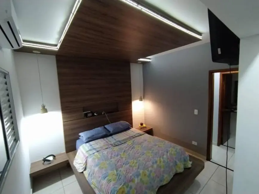 Foto 9 de Sobrado com 3 quartos à venda, 200m2 em Jardim Hípica Pinheiro, Taubate - SP