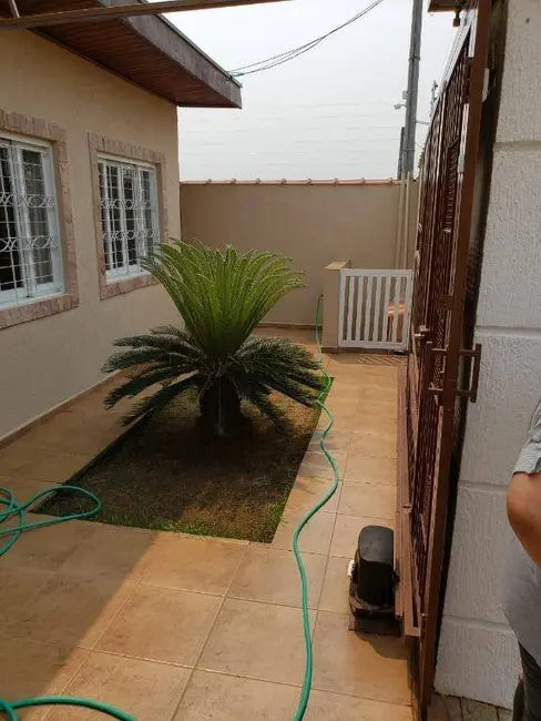 Foto 9 de Casa com 3 quartos à venda, 230m2 em Residencial Estoril, Taubate - SP