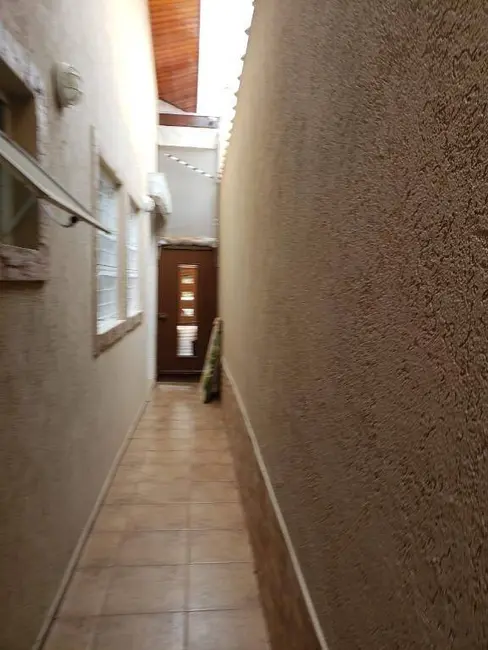 Foto 5 de Casa com 3 quartos à venda, 230m2 em Residencial Estoril, Taubate - SP