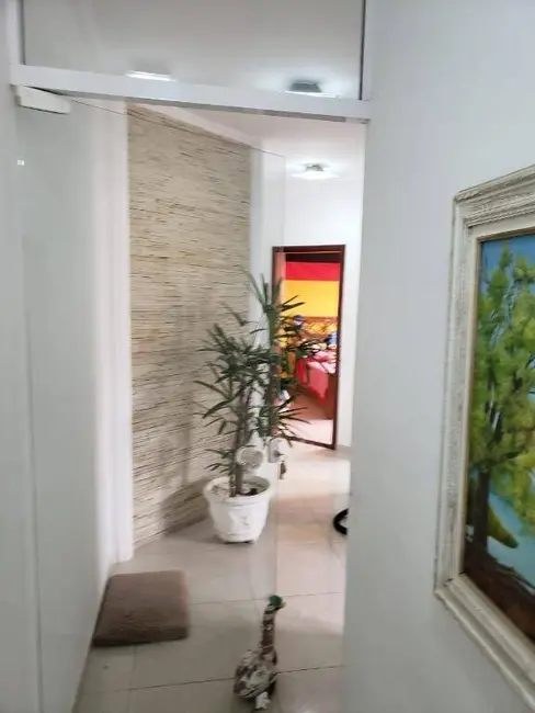 Foto 8 de Casa com 3 quartos à venda, 230m2 em Residencial Estoril, Taubate - SP