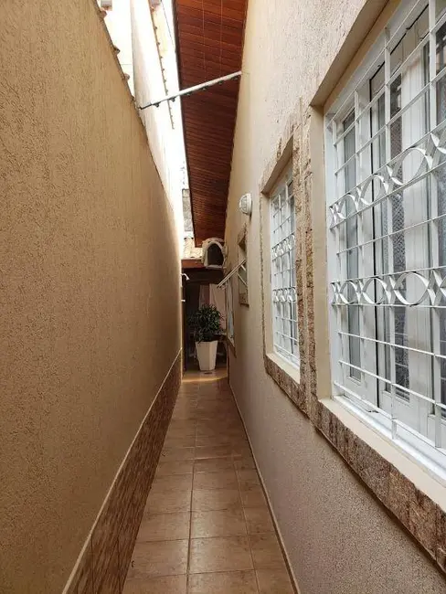 Foto 4 de Casa com 3 quartos à venda, 230m2 em Residencial Estoril, Taubate - SP